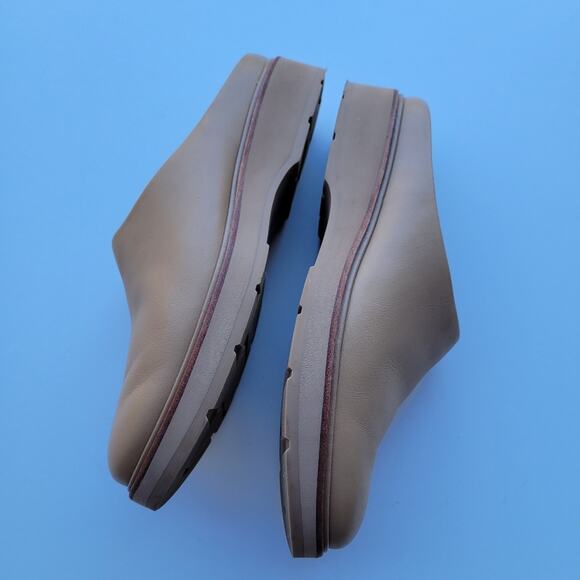 Vince Platform Mules in Dune 9.5 - Picture 4 of 11